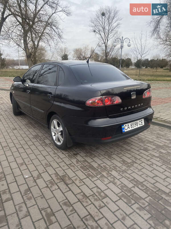 Седан SEAT Cordoba 2007 в Каневе