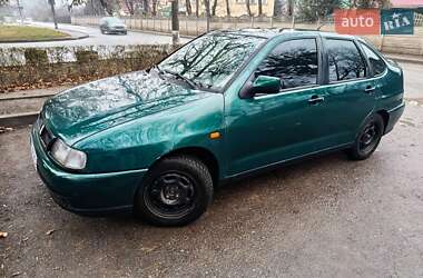 Седан SEAT Cordoba 1998 в Івано-Франківську