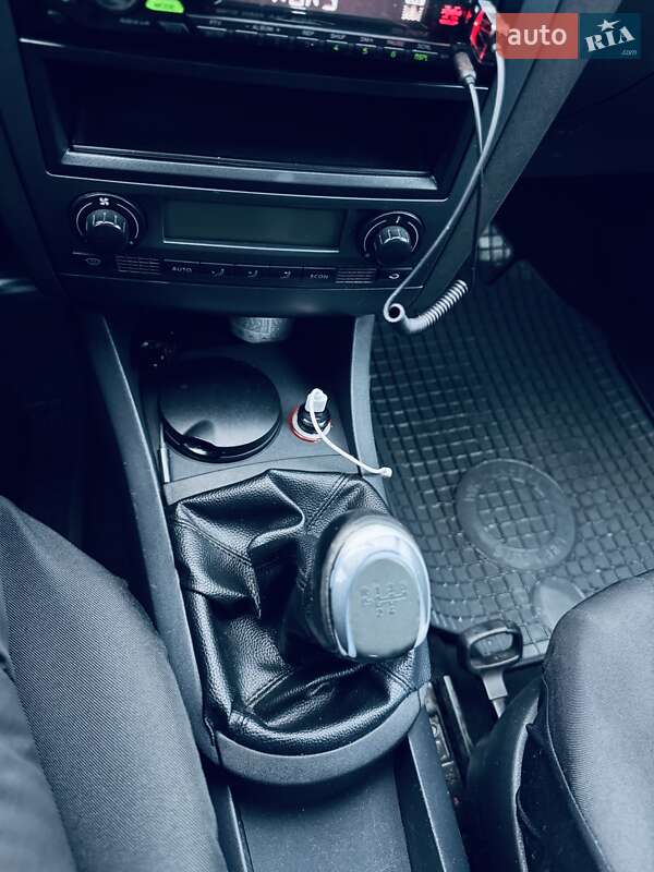 Седан SEAT Cordoba 2008 в Броварах