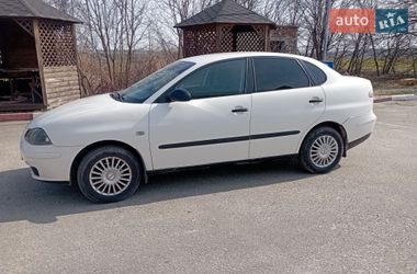Седан SEAT Cordoba 2004 в Радивиліві