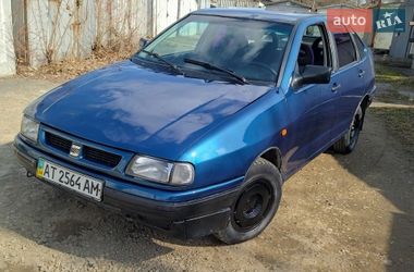 Седан SEAT Cordoba 1993 в Ивано-Франковске