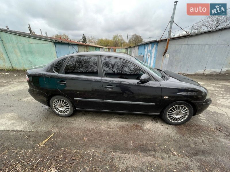 Седан SEAT Cordoba 2007 в Киеве