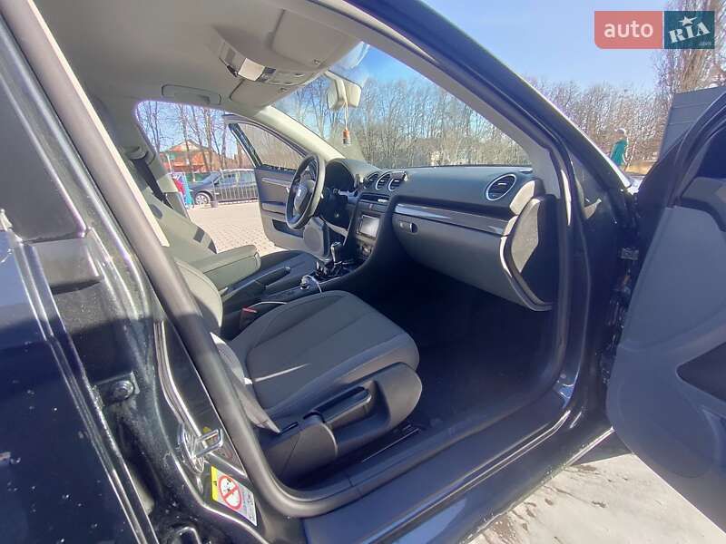 Седан SEAT Exeo 2011 в Умани