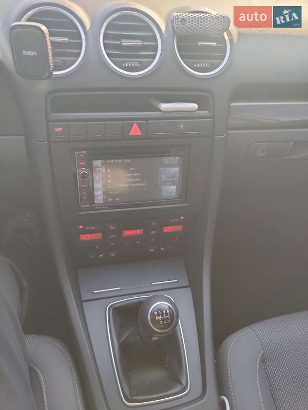 Седан SEAT Exeo 2011 в Умани
