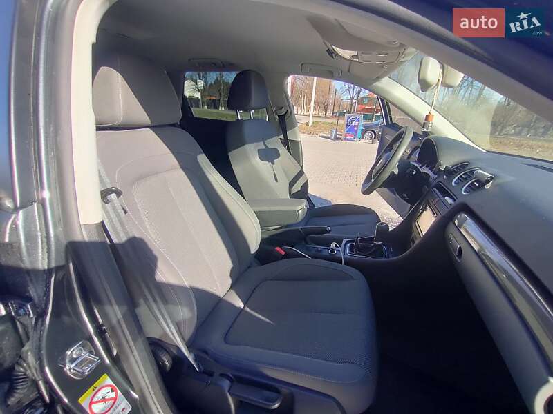 Седан SEAT Exeo 2011 в Умани