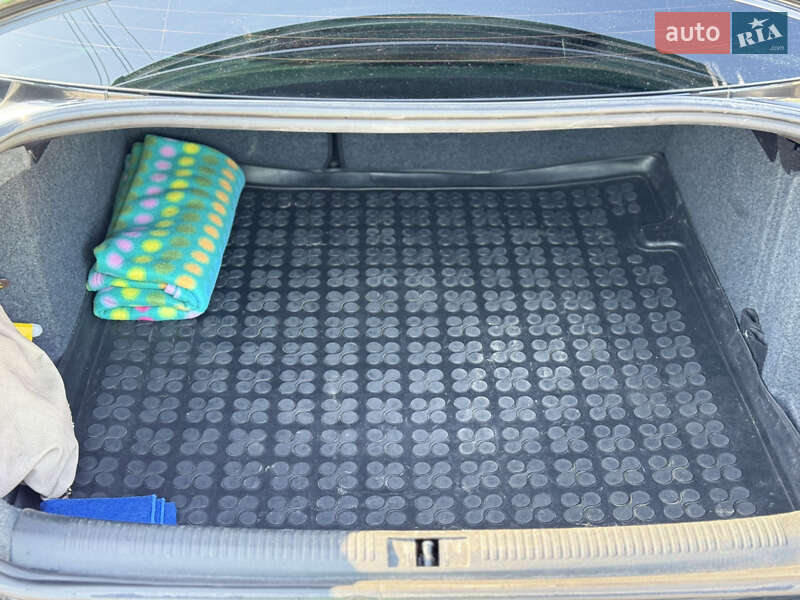 Седан SEAT Exeo 2011 в Черновцах