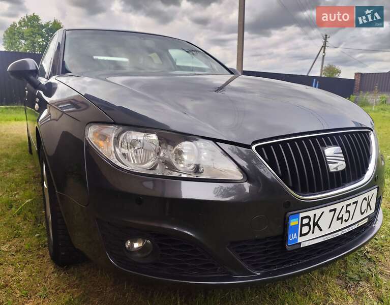 Седан SEAT Exeo 2011 в 