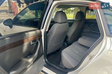 Седан SEAT Exeo 2010 в 