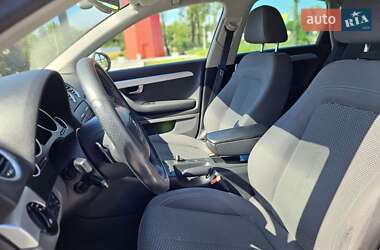 Седан SEAT Exeo 2012 в 