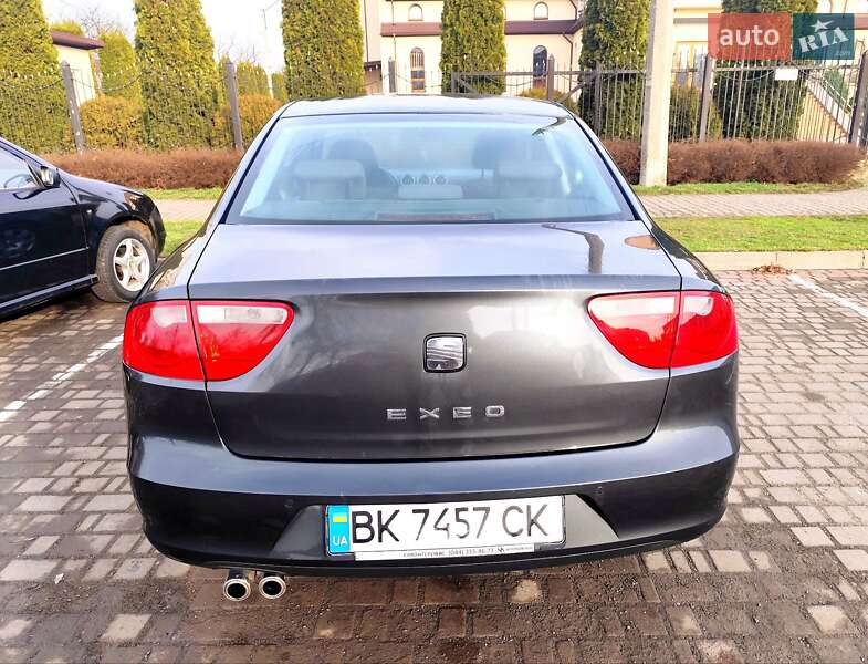Седан SEAT Exeo 2011 в Луцке