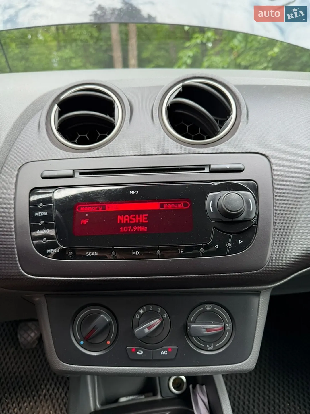 2011 SEAT Ibiza - мініатюра 11