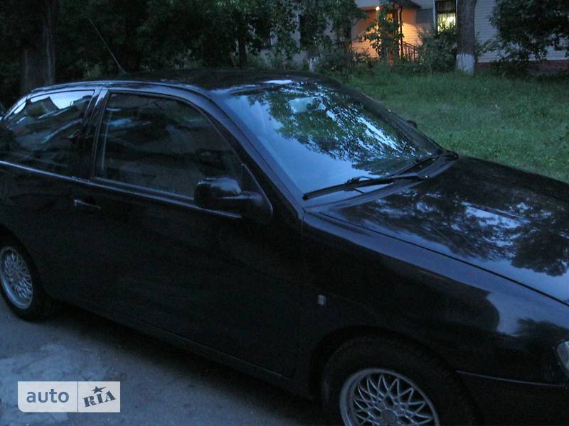 Хэтчбек SEAT Ibiza 2000 в Киеве
