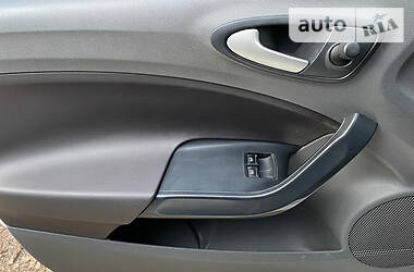 Хетчбек SEAT Ibiza 2011 в 
