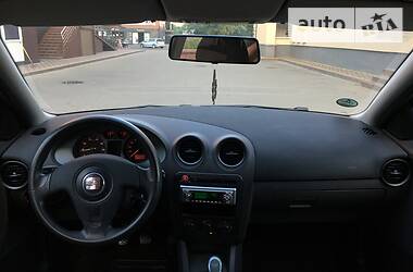 Хетчбек SEAT Ibiza 2006 в 