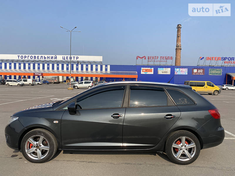 Універсал SEAT Ibiza 2010 в  фото Універсал SEAT Ibiza 2010 в