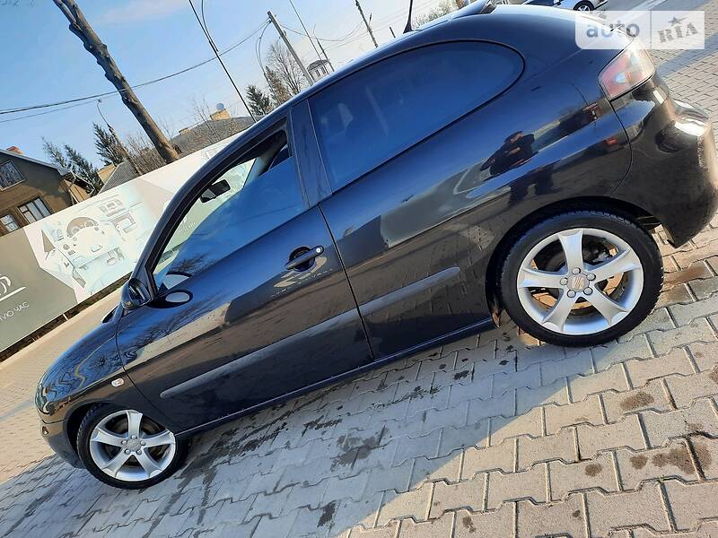 Хэтчбек SEAT Ibiza 2007 в Черновцах