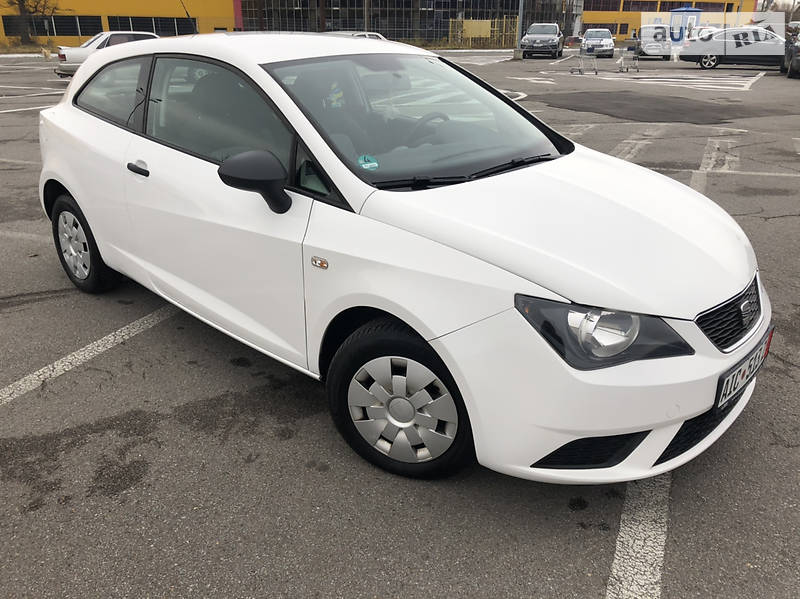 Хетчбек SEAT Ibiza 2012 в Чернівцях