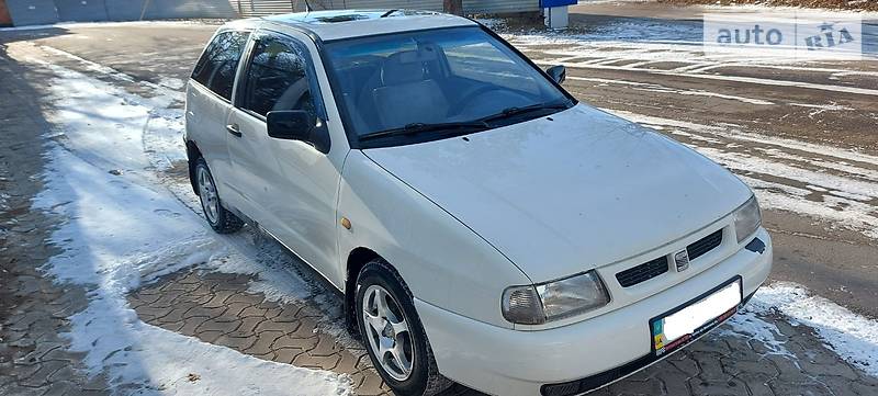 Купе SEAT Ibiza 1996 в Черновцах