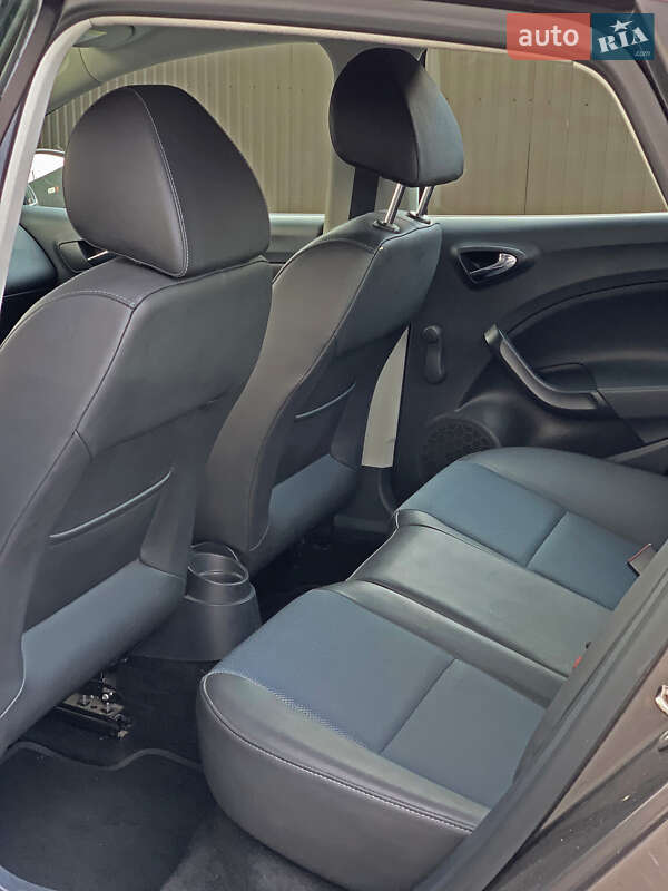 Хэтчбек SEAT Ibiza 2015 в Киеве