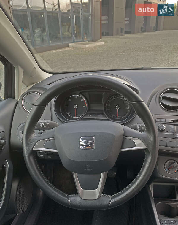 Хэтчбек SEAT Ibiza 2015 в Киеве