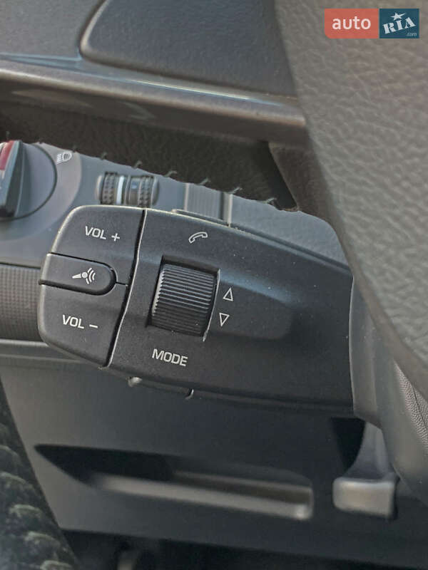 Хэтчбек SEAT Ibiza 2015 в Киеве