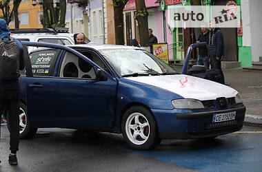 Купе SEAT Ibiza 2000 в Чернівцях