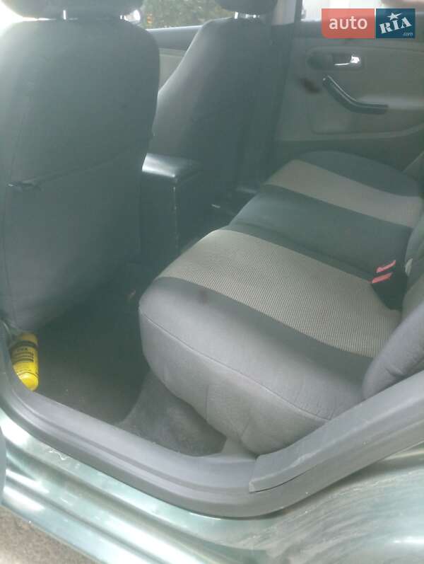 Хэтчбек SEAT Ibiza 2003 в Харькове