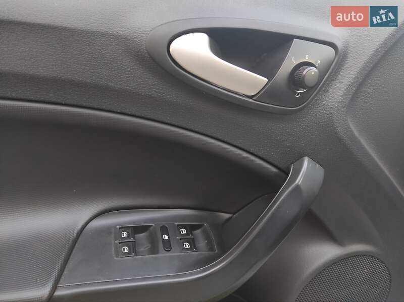 Хетчбек SEAT Ibiza 2011 в Оржиці