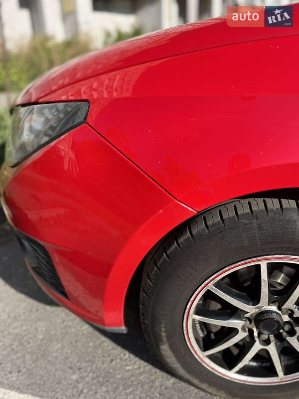 Хетчбек SEAT Ibiza 2010 в Дніпрі