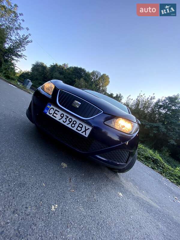 Хэтчбек SEAT Ibiza 2010 в 