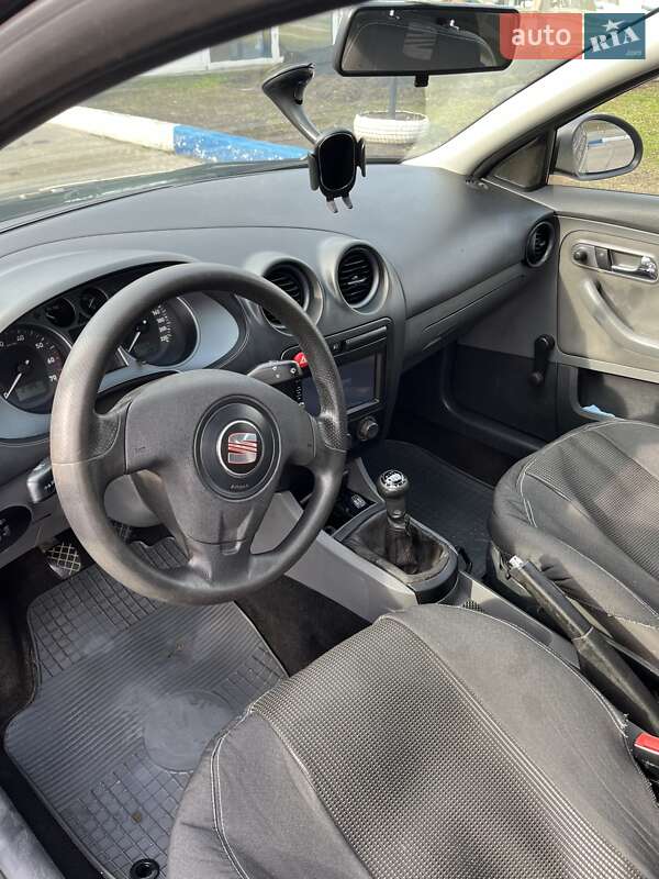 Хэтчбек SEAT Ibiza 2006 в Киеве