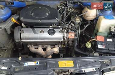 Хэтчбек SEAT Ibiza 1996 в 