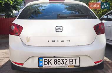 Хэтчбек SEAT Ibiza 2010 в Ромнах