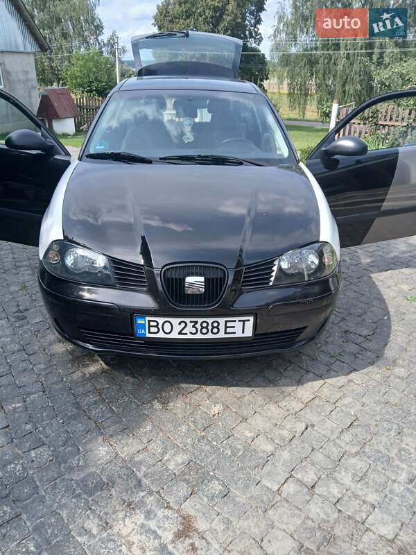 Хэтчбек SEAT Ibiza 2003 в Шумске