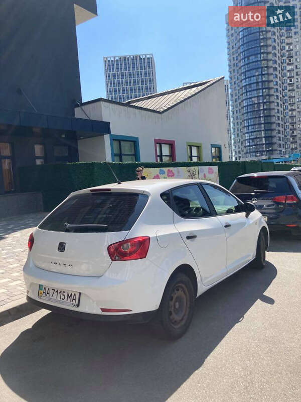 Хетчбек SEAT Ibiza 2011 в Києві