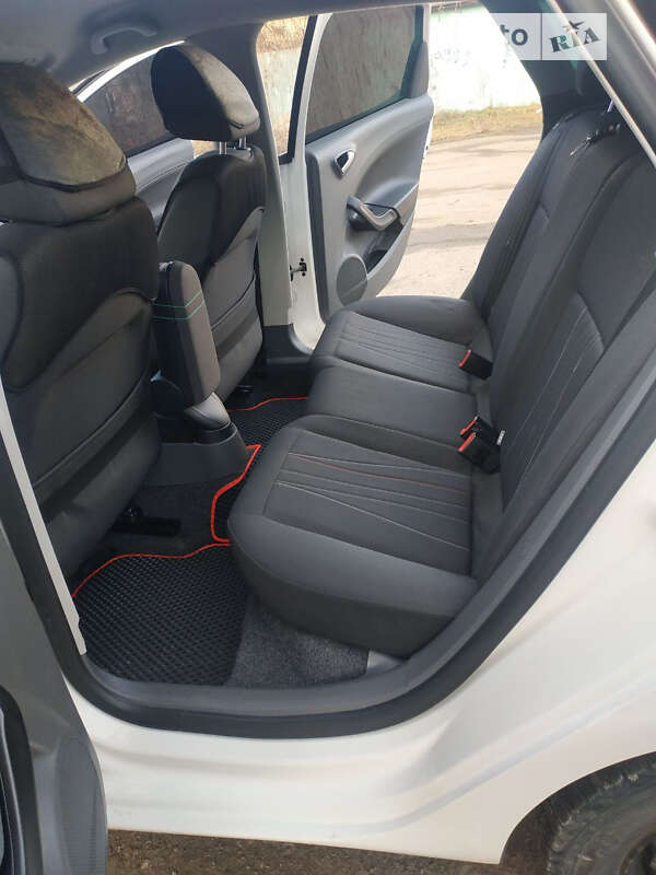 Хэтчбек SEAT Ibiza 2011 в Ивано-Франковске