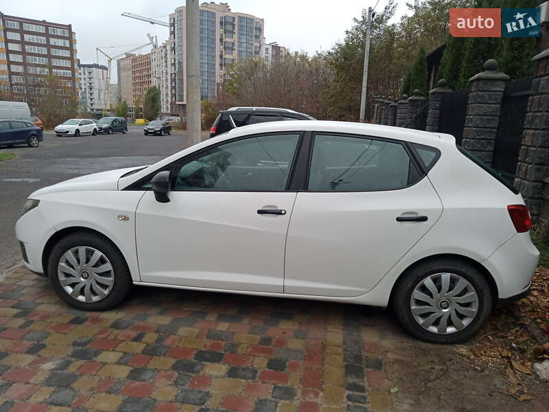 Хетчбек SEAT Ibiza 2010 в Рівному
