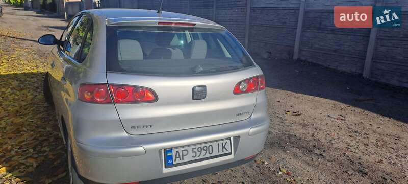 Хэтчбек SEAT Ibiza 2002 в Запорожье