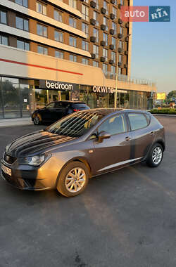 Хэтчбек SEAT Ibiza 2015 в Киеве