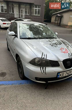 Хетчбек SEAT Ibiza 2005 в Дніпрі