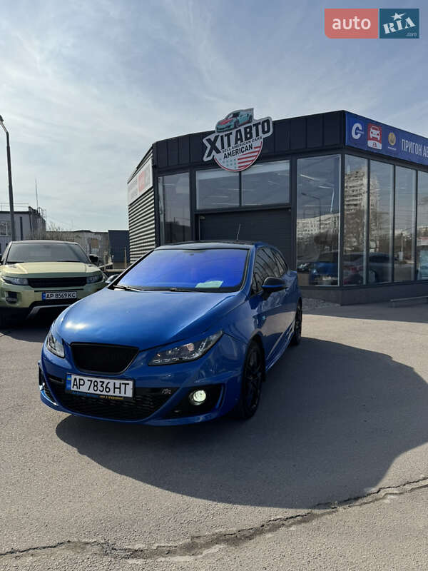 Хэтчбек SEAT Ibiza 2011 в 