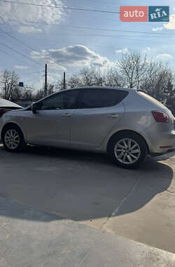 Хэтчбек SEAT Ibiza 2015 в 