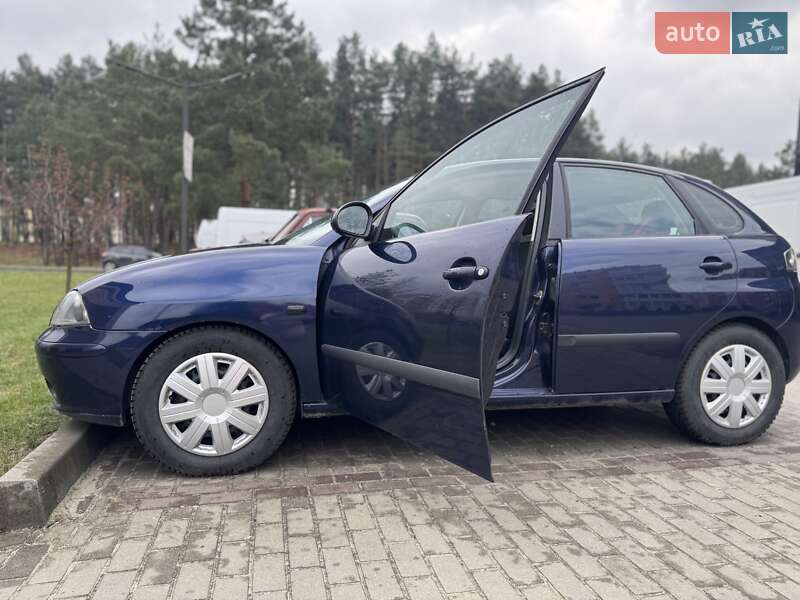 Хэтчбек SEAT Ibiza 2008 в Новояворовске