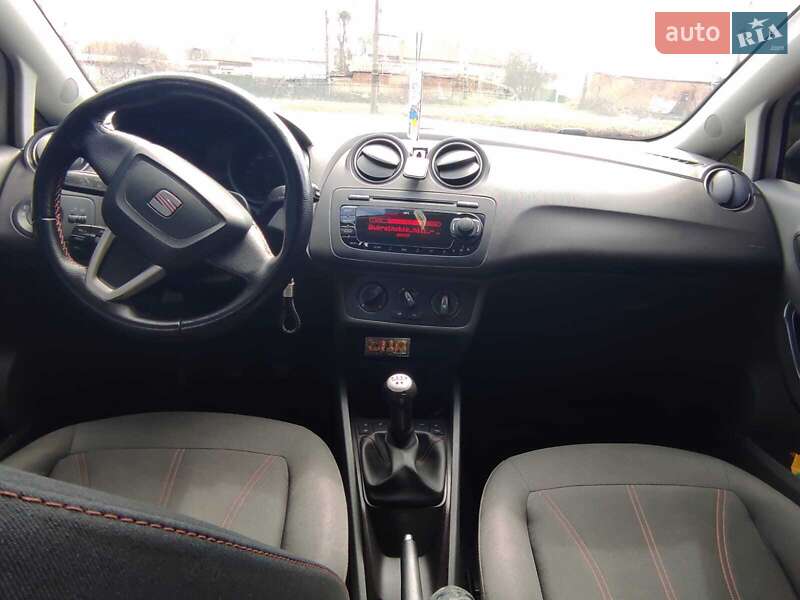 Хэтчбек SEAT Ibiza 2010 в Каменке