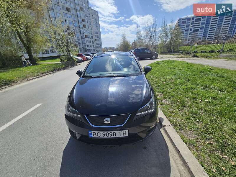 Хетчбек SEAT Ibiza 2012 в 