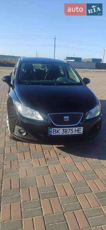 Хэтчбек SEAT Ibiza 2011 в 