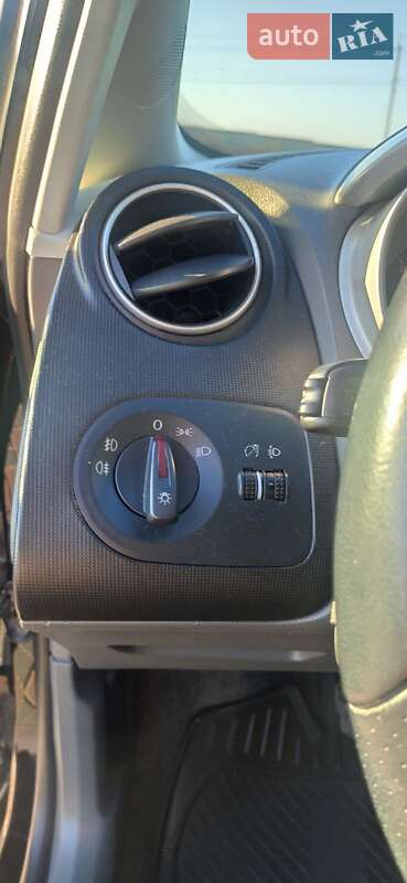 Хетчбек SEAT Ibiza 2011 в Рівному