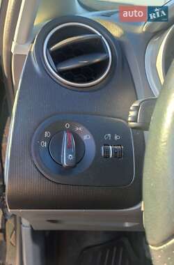 Хэтчбек SEAT Ibiza 2011 в 