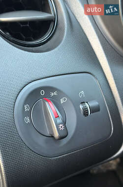 Хэтчбек SEAT Ibiza 2010 в 