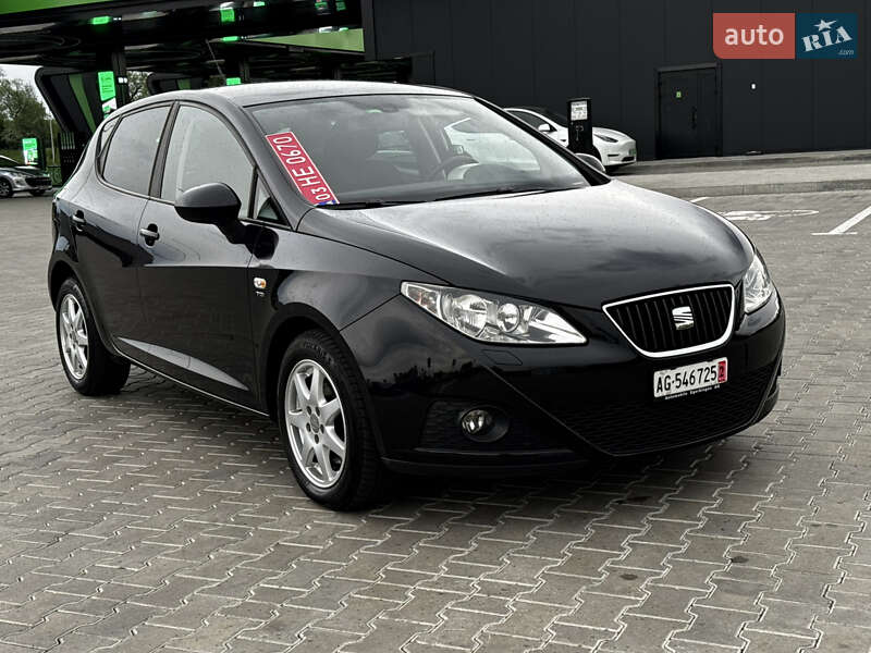 Хэтчбек SEAT Ibiza 2011 в 